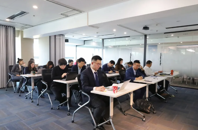 盈科党建 | “蓝图已绘就 奋进正当时”——盈科大连党支部以专题党课形式深入学习党的二十大精神